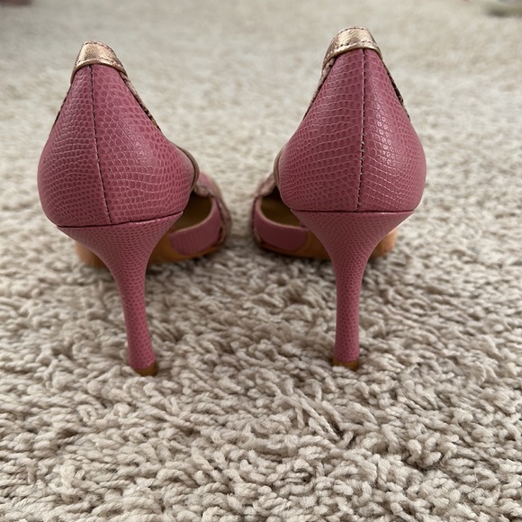 Multicolored, mauve gold peach snake print, pointed toe, lower heel pumps - Picture 6 of 14